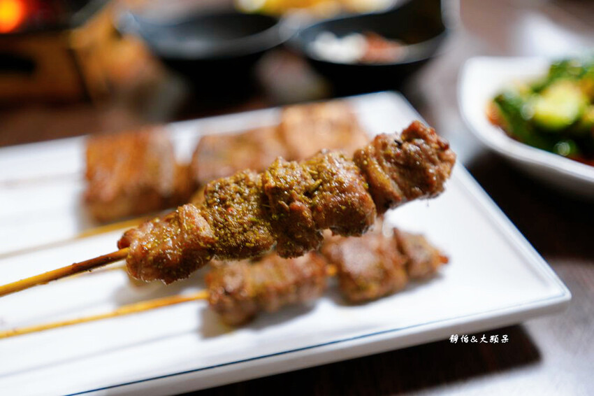 小喬新疆羊肉串，香辣過癮大盤雞、紅燒羊肉湯，板橋江子翠美食!
