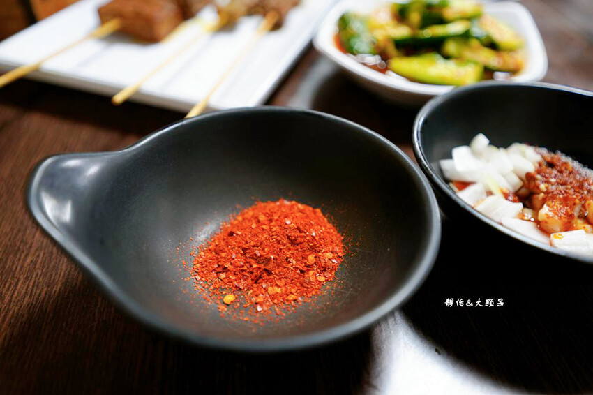 小喬新疆羊肉串，香辣過癮大盤雞、紅燒羊肉湯，板橋江子翠美食!