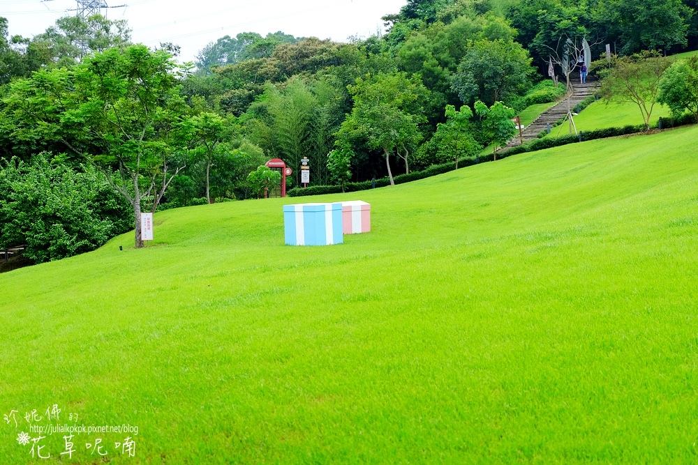 动物区,水池及沙坑区可以遛小孩 园内的餐厅及外带区贩售的餐点品项都