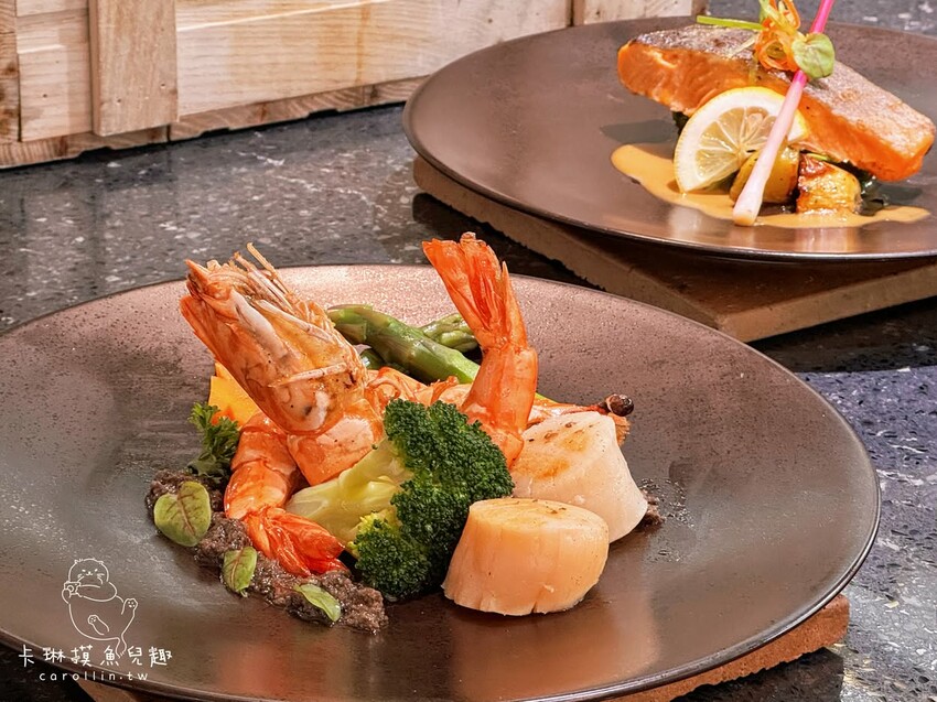 基隆市中山區麗星郵輪探索星號開箱！娛樂設施.露臺房.皇宮套房.自費餐廳 - 卡琳。摸魚兒趣