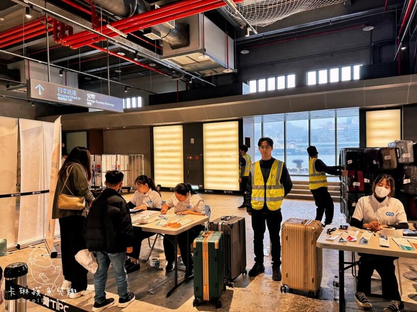 基隆市中山區麗星郵輪探索星號開箱！娛樂設施.露臺房.皇宮套房.自費餐廳 - 卡琳。摸魚兒趣