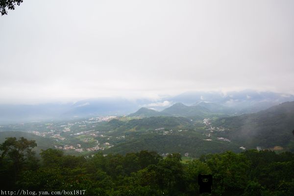 【南投。魚池】霧鎖金龍山。金龍山琉璃光之夜
