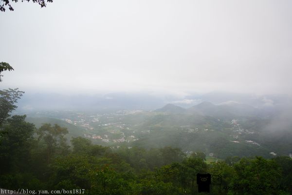 【南投。魚池】霧鎖金龍山。金龍山琉璃光之夜