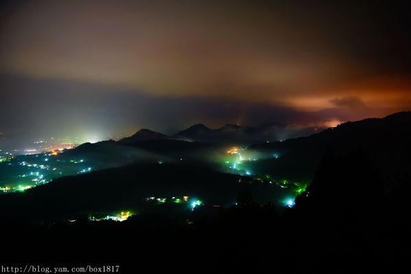 【南投。魚池】霧鎖金龍山。金龍山琉璃光之夜