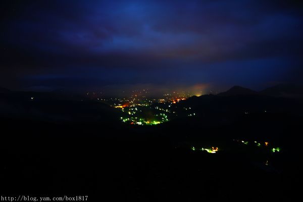 【南投。魚池】霧鎖金龍山。金龍山琉璃光之夜