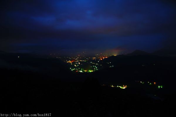 【南投。魚池】霧鎖金龍山。金龍山琉璃光之夜