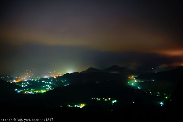 【南投。魚池】霧鎖金龍山。金龍山琉璃光之夜