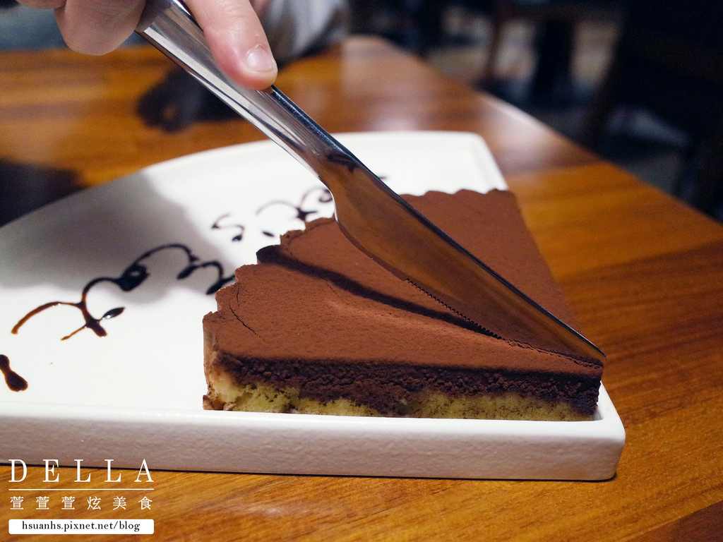 【台北】吃義燉飯。台北最專業的燉飯料理 美味第一名！飯後搭"深夜裡的法國手工甜點"(激推松露磚塊雞腿排奶油野菇燉飯)(捷運南京復興)