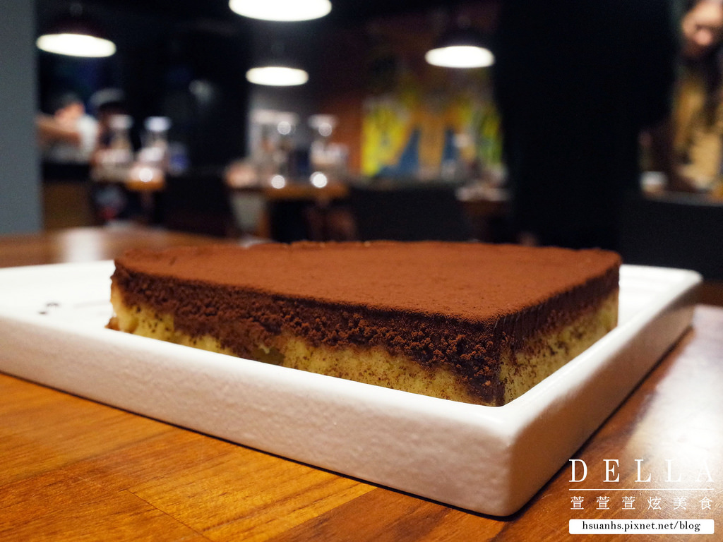 【台北】吃義燉飯。台北最專業的燉飯料理 美味第一名！飯後搭"深夜裡的法國手工甜點"(激推松露磚塊雞腿排奶油野菇燉飯)(捷運南京復興)