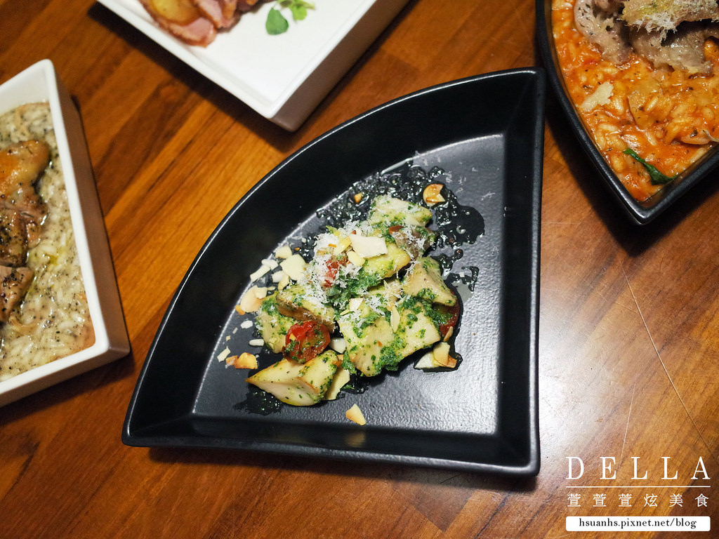 【台北】吃義燉飯。台北最專業的燉飯料理 美味第一名！飯後搭"深夜裡的法國手工甜點"(激推松露磚塊雞腿排奶油野菇燉飯)(捷運南京復興)