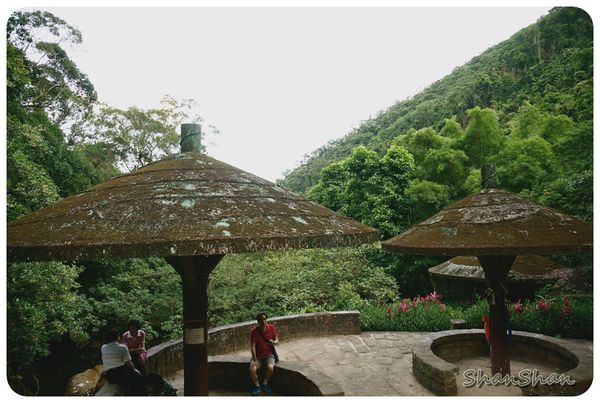 漫步內湖。捷運就可以到的世外桃源 -「 圓覺瀑布」