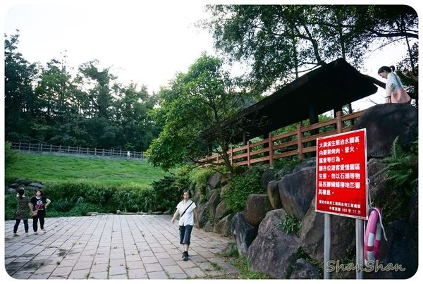 漫步內湖。捷運就可以到的世外桃源 -「 圓覺瀑布」