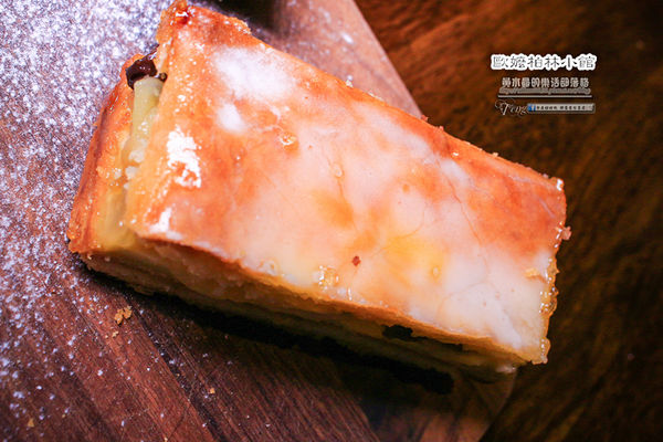 歐嬤柏林小館(德式料理)-北捷/忠孝敦化站(香噴噴的德國豬腳，皮脆的不得了讓人想到就吞口水)