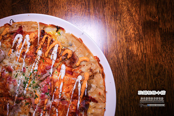 歐嬤柏林小館(德式料理)-北捷/忠孝敦化站(香噴噴的德國豬腳，皮脆的不得了讓人想到就吞口水)