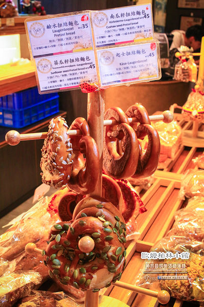 歐嬤柏林小館(德式料理)-北捷/忠孝敦化站(香噴噴的德國豬腳，皮脆的不得了讓人想到就吞口水)