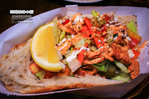 歐嬤柏林小館(德式料理)-北捷/忠孝敦化站(香噴噴的德國豬腳，皮脆的不得了讓人想到就吞口水)