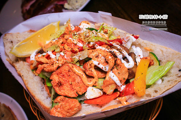 歐嬤柏林小館(德式料理)-北捷/忠孝敦化站(香噴噴的德國豬腳，皮脆的不得了讓人想到就吞口水)