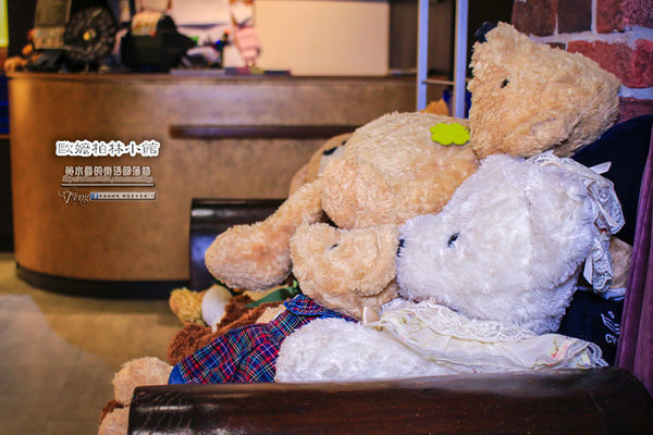 歐嬤柏林小館(德式料理)-北捷/忠孝敦化站(香噴噴的德國豬腳，皮脆的不得了讓人想到就吞口水)