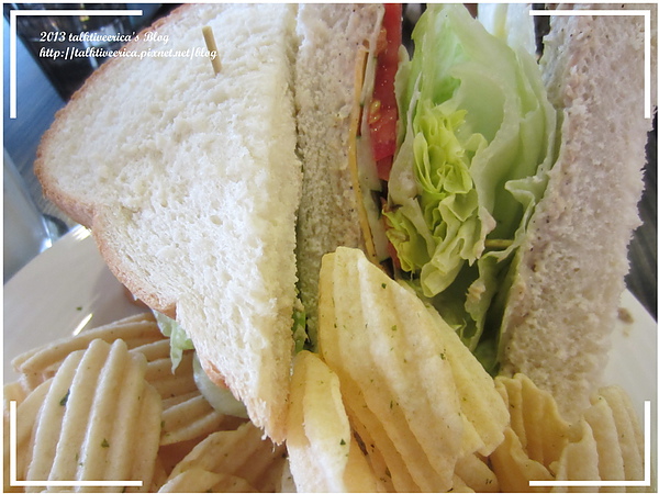 『呷』「新北市永和區」☆ 鯊魚咬吐司 ☆ 盡情張開大嘴吞吐司