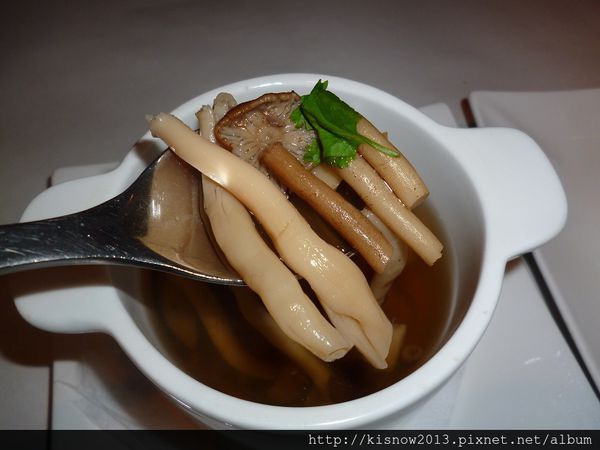 舒果新米蘭蔬食(台北南京東店)：品嚐新品菜色--舒果新米蘭蔬食餐廳(南京東路店)体驗心得