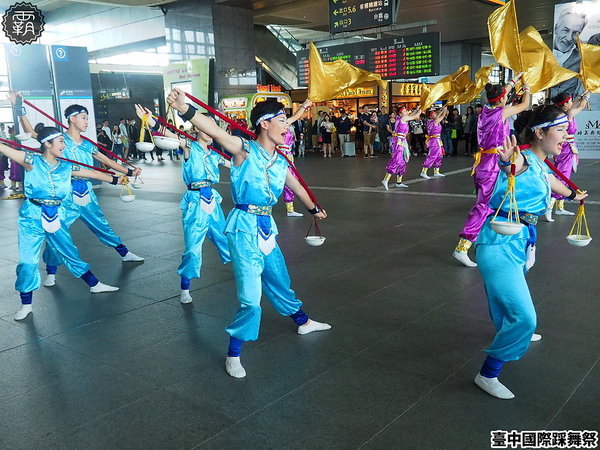 台中市政府廣場: 2018臺中國際踩舞祭,全城舞動,賞踩舞、逛市集,抽東京來回機票~