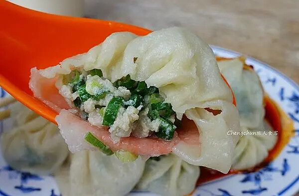 宜蘭美食【正好鮮肉小籠包】必吃再+1,泰山路超人氣小吃