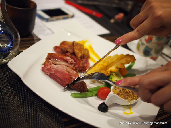 Huku幸福食尚創作料理:【食記】台中哪裡好吃-HuKu幸福時尚創作料理@西區BRT中正國小 : 下一站,Huku~讓人洋溢於幸福中的貓頭鷹主題餐廳! Huku幸福食尚創作料理:【食記】台中哪裡好吃-HuKu幸福時尚創作料理@西區BRT中正國小 : 下一站,Huku~讓人洋溢於幸福中的貓頭鷹主題餐廳!