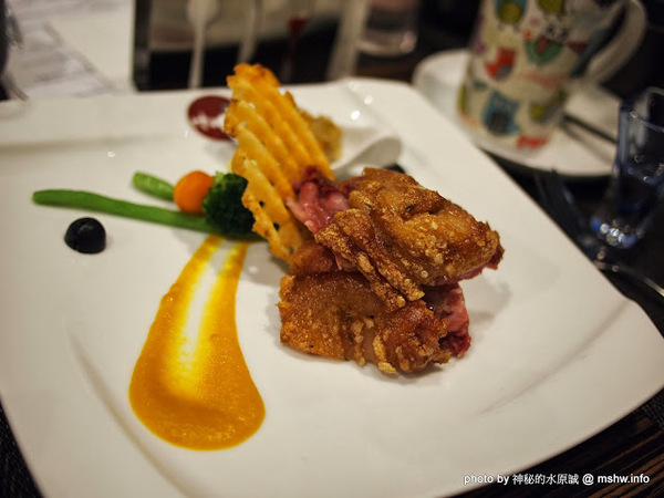 Huku幸福食尚創作料理:【食記】台中哪裡好吃-HuKu幸福時尚創作料理@西區BRT中正國小 : 下一站,Huku~讓人洋溢於幸福中的貓頭鷹主題餐廳! Huku幸福食尚創作料理:【食記】台中哪裡好吃-HuKu幸福時尚創作料理@西區BRT中正國小 : 下一站,Huku~讓人洋溢於幸福中的貓頭鷹主題餐廳!