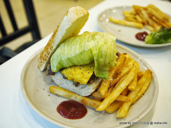 樂丘廚房：【食記】服務不打折的平價好食 @ 台中龍井-東海夜市-樂丘廚房-Leo Chiu