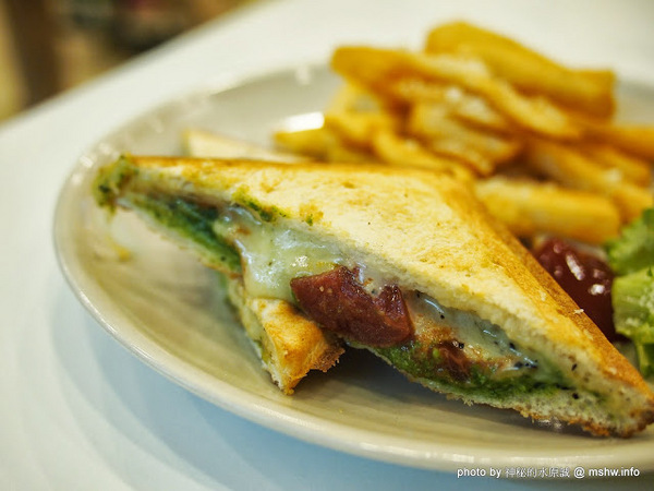 樂丘廚房：【食記】服務不打折的平價好食 @ 台中龍井-東海夜市-樂丘廚房-Leo Chiu