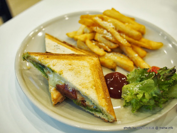 樂丘廚房：【食記】服務不打折的平價好食 @ 台中龍井-東海夜市-樂丘廚房-Leo Chiu