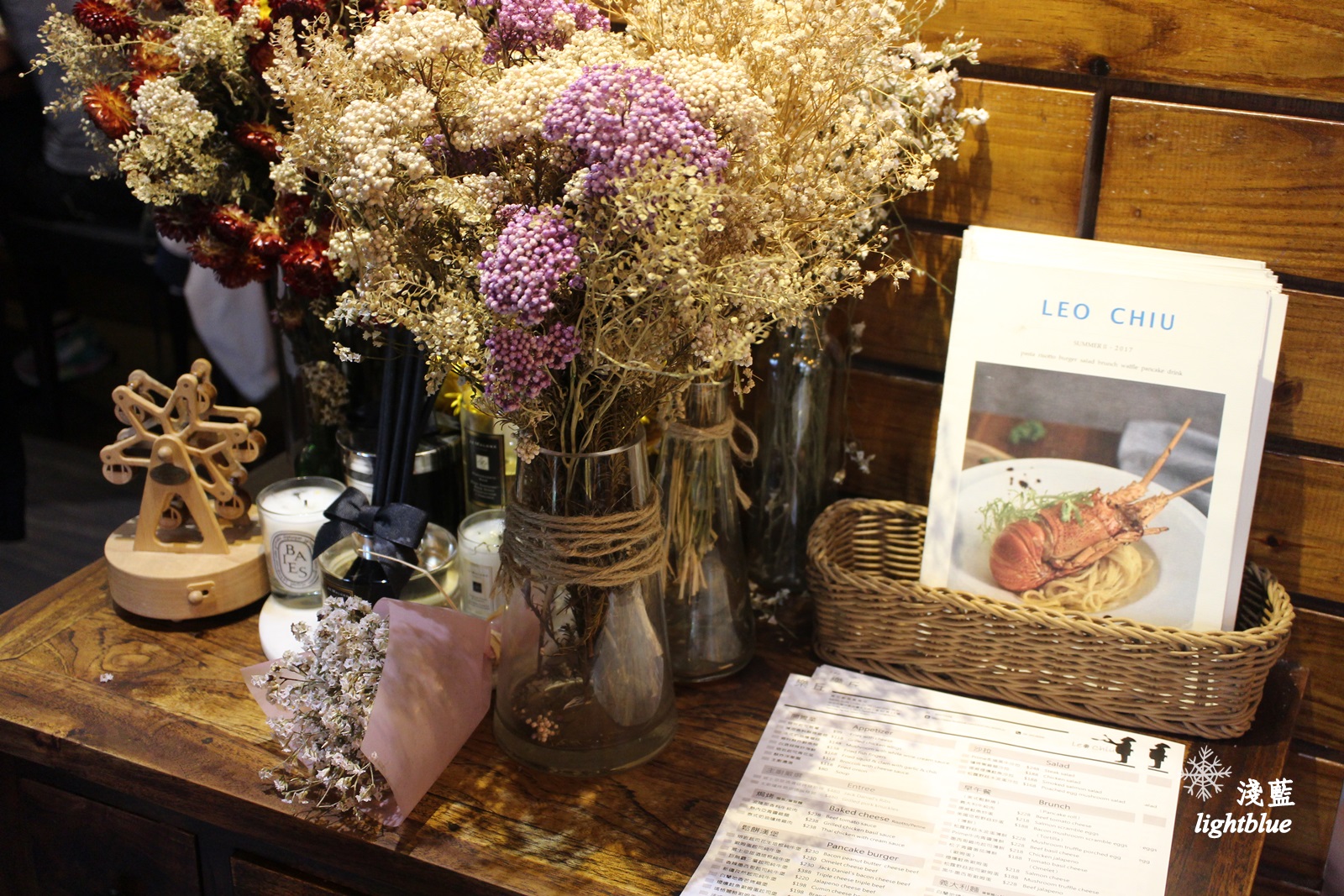 台中美食：淺藍 × 樂丘廚房東海店～超浮誇的龍蝦義大利麵和招牌鬆餅漢堡