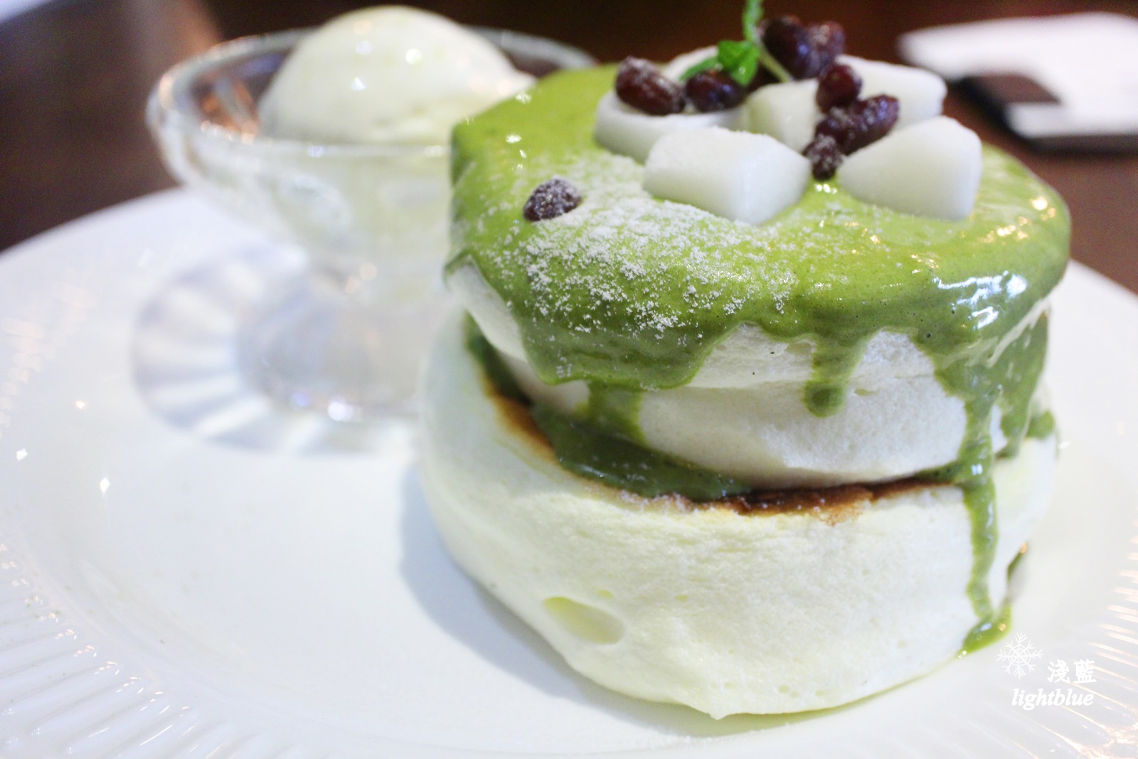 台中美食：淺藍 × 樂丘廚房東海店～超浮誇的龍蝦義大利麵和招牌鬆餅漢堡