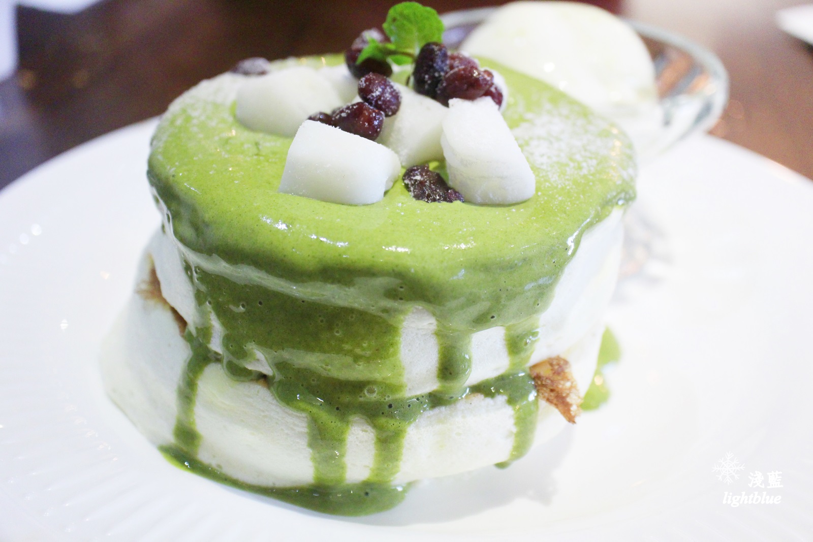 台中美食：淺藍 × 樂丘廚房東海店～超浮誇的龍蝦義大利麵和招牌鬆餅漢堡