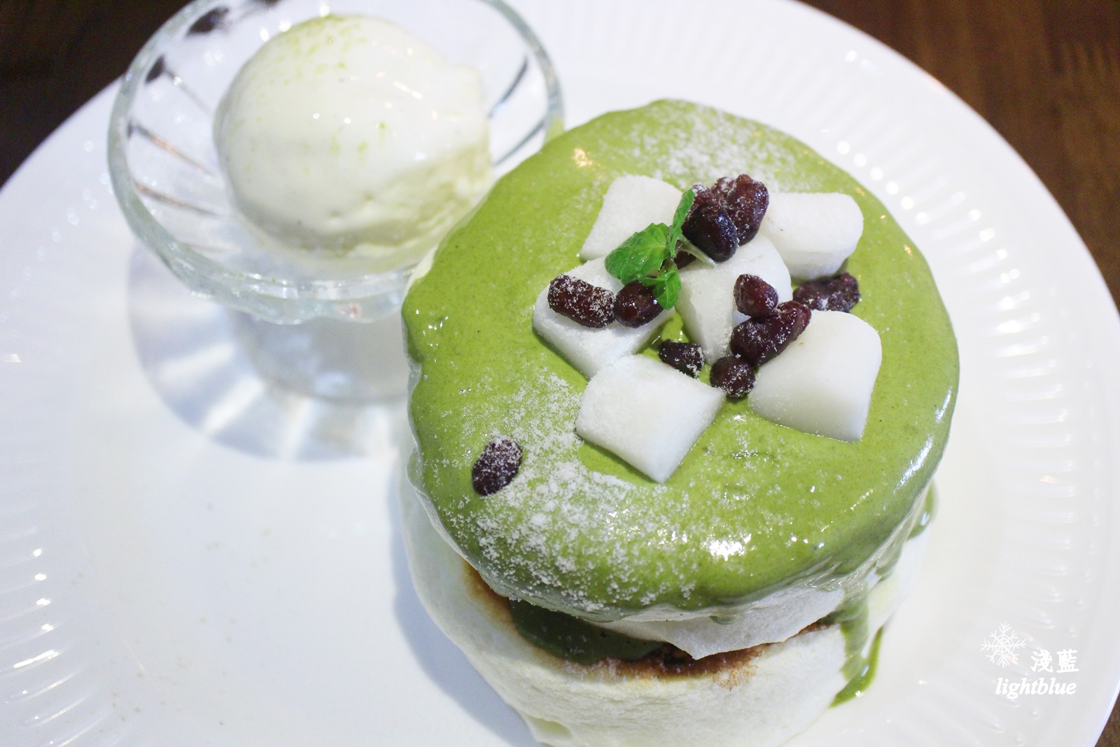 台中美食：淺藍 × 樂丘廚房東海店～超浮誇的龍蝦義大利麵和招牌鬆餅漢堡