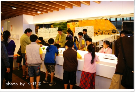 維格餅家：是誰住在深海的大鳳梨裡~「維格餅家」