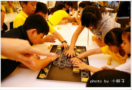 維格餅家：是誰住在深海的大鳳梨裡~「維格餅家」