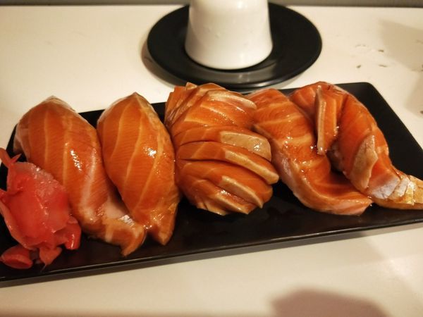 【花蓮_美食Food】物超所值的日式料理_花本家_一口吃不完的握壽司