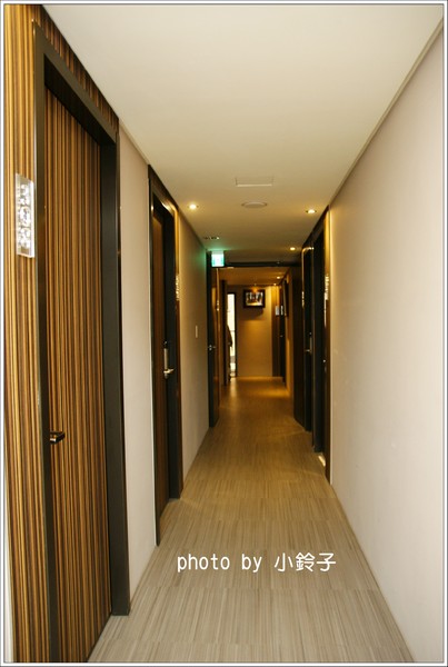 米卡沙旅店：台中「米卡沙旅店」彩色方塊旅店