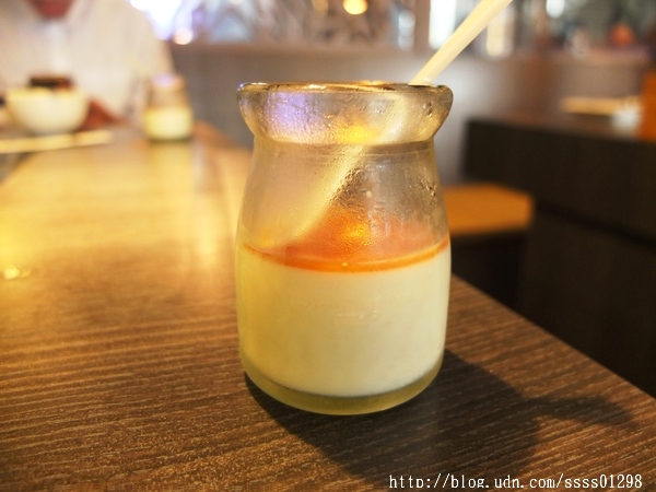 次迴麻辣鍋物:【美食特搜。高雄左營區】次迴麻辣鍋物。海陸總匯雙拼鍋必點 多種精緻鍋物湯頭 高雄火鍋推薦名單