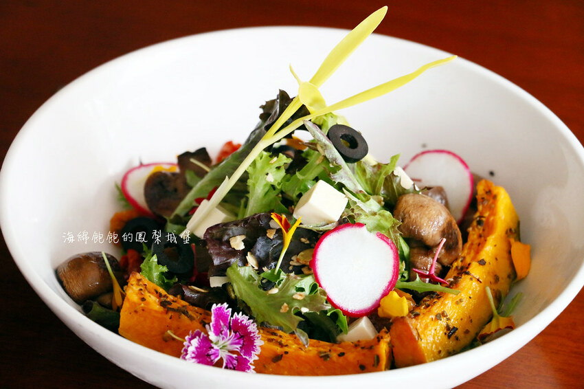 花博公園下午茶「歐華酒店-歐麗蛋糕坊」夏季限定芒果甜點、巨無霸炸雞漢堡、菜單價位(捷運圓山站)