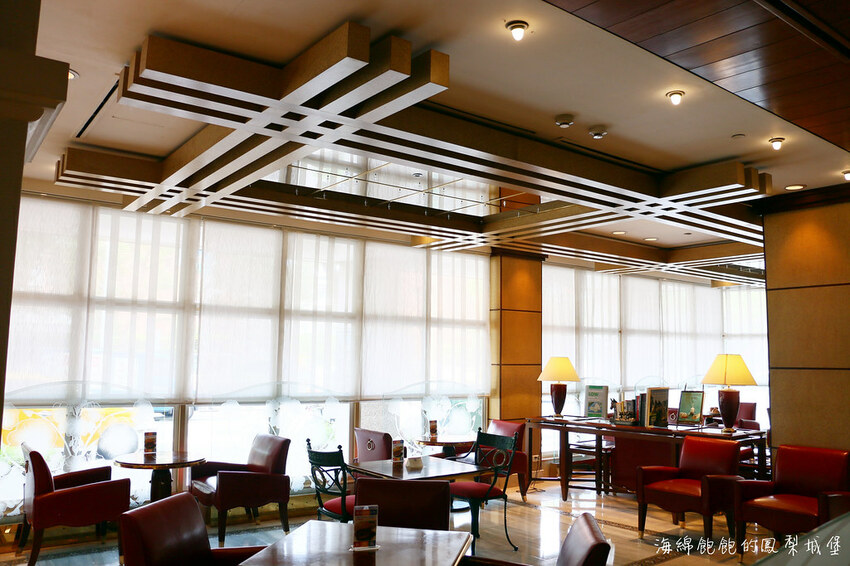 花博公園下午茶「歐華酒店-歐麗蛋糕坊」夏季限定芒果甜點、巨無霸炸雞漢堡、菜單價位(捷運圓山站)