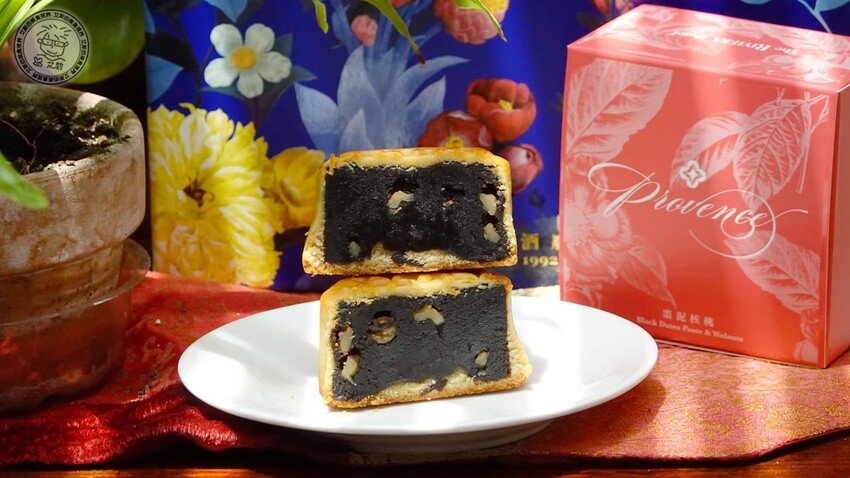 【 台北月餅 】歐華法式時尚中秋月餅禮盒經典不敗和時尚獨特的口味都驚豔眾人,不管大人小孩都非常喜愛!歐