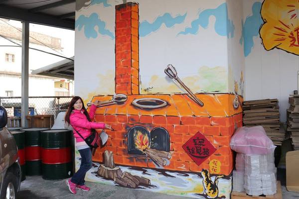 田中進發蜜麻花:【彰化景點】進發食品田中蜜麻花老字號純手工名產/三合院的古厝貓咪互動彩繪牆超可愛