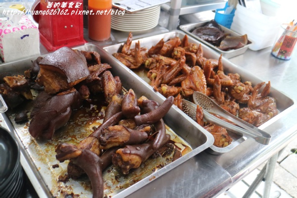 頂味執餃：【新北三重區】三重巷弄美食『頂味執餃』捷運菜寮站