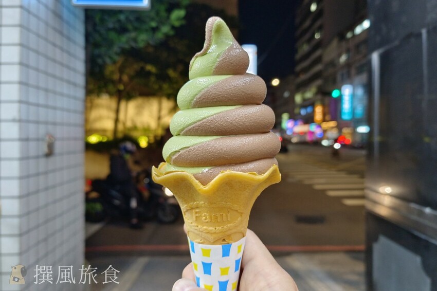 全家「春日抹茶霜淇淋」好吃嗎?搭配比利時巧克力雙口味超吸睛!