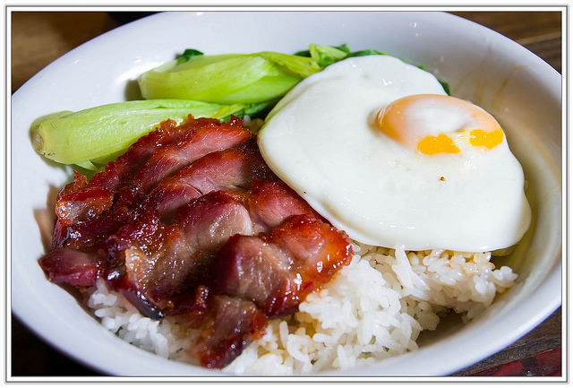 ╠台北食記╣懷舊餐廳隱身科技內湖 道地香港茶餐廳-大食代食神大選-香港食堂