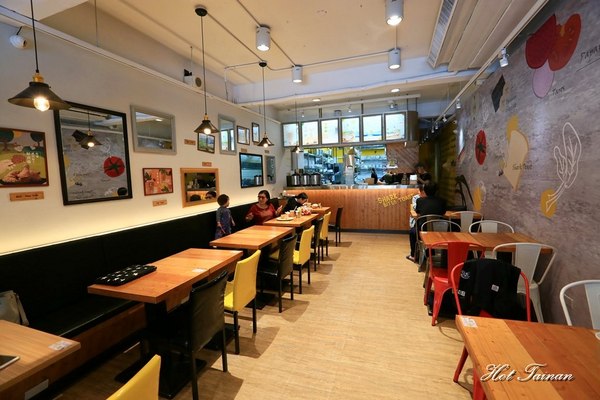 鯊魚咬土司(學士店):【台中美食】鯊魚咬吐司學士店炸雞開賣啦,大口咬神厚切炸雞三明治超好吃,搭配招牌木瓜牛奶最對味~ 鯊魚咬土司(學士店):【台中美食】鯊魚咬吐司學士店炸雞開賣啦,大口咬神厚切炸雞三明治超好吃,搭配招牌木瓜牛奶最對味~