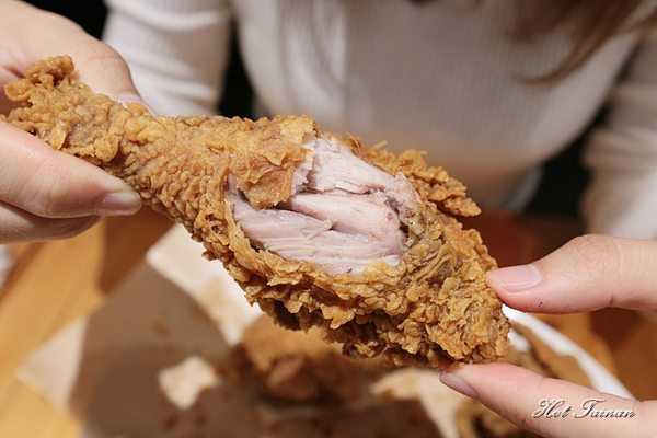 鯊魚咬土司(學士店):【台中美食】鯊魚咬吐司學士店炸雞開賣啦,大口咬神厚切炸雞三明治超好吃,搭配招牌木瓜牛奶最對味~ 鯊魚咬土司(學士店):【台中美食】鯊魚咬吐司學士店炸雞開賣啦,大口咬神厚切炸雞三明治超好吃,搭配招牌木瓜牛奶最對味~