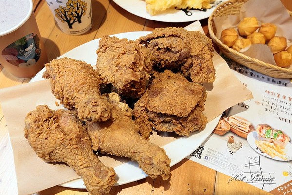 鯊魚咬土司(學士店):【台中美食】鯊魚咬吐司學士店炸雞開賣啦,大口咬神厚切炸雞三明治超好吃,搭配招牌木瓜牛奶最對味~ 鯊魚咬土司(學士店):【台中美食】鯊魚咬吐司學士店炸雞開賣啦,大口咬神厚切炸雞三明治超好吃,搭配招牌木瓜牛奶最對味~